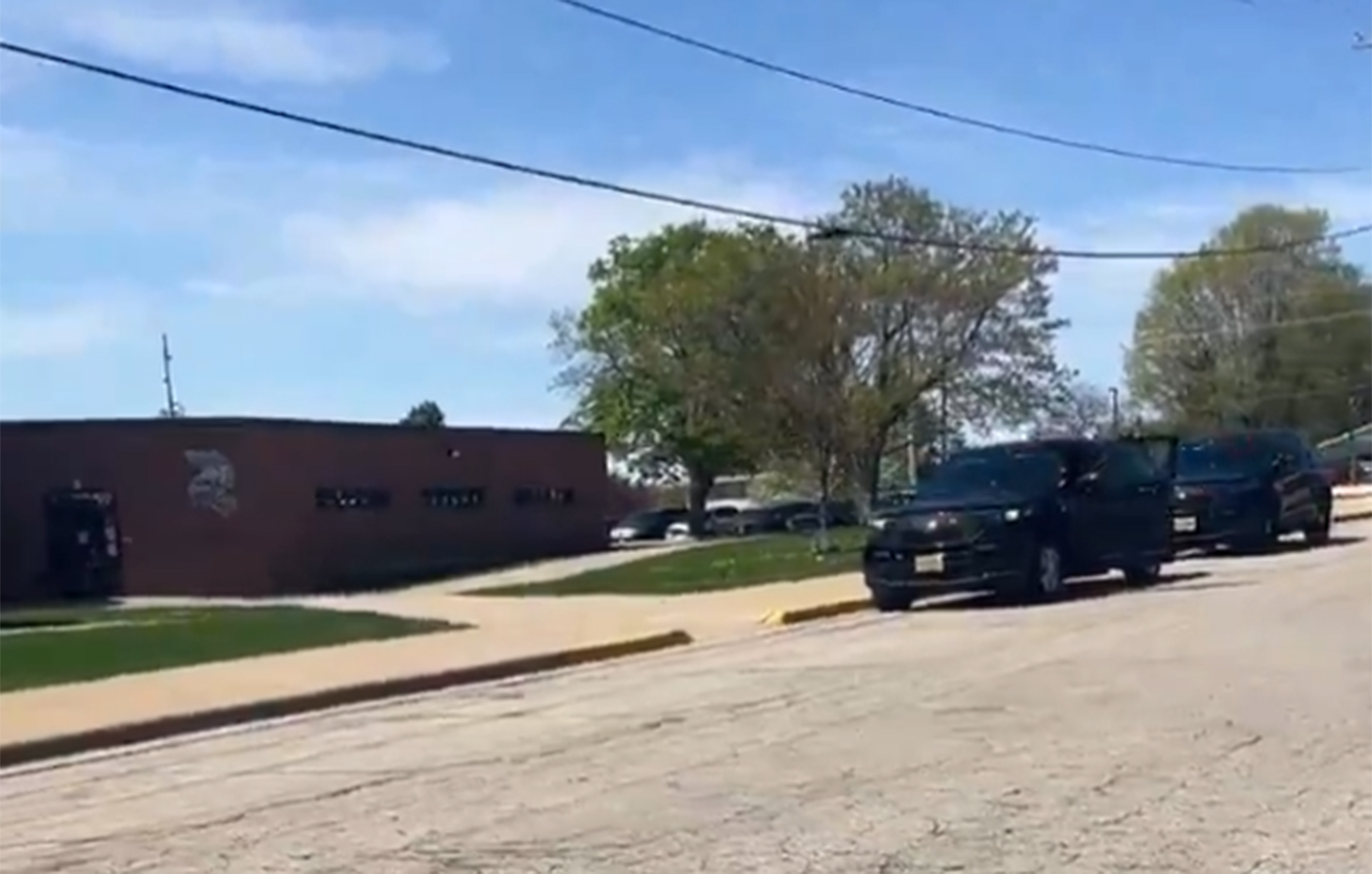 Εξουδετερώθηκε ένοπλος που προσπάθησε να μπει σε σχολείο του Ουισκόνσιν